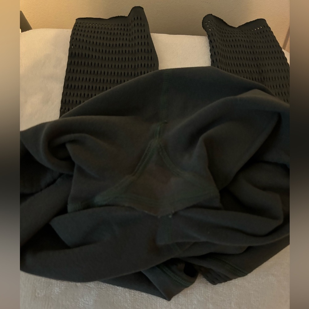 Fabletics Women's Military Green Leggin Size Large - Picture 7 of 10